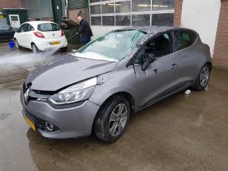 Voiture accidenté Renault Clio Clio IV (5R), Hatchback 5-drs, 2012 1.5 Energy dCi 90 FAP 2015/9
