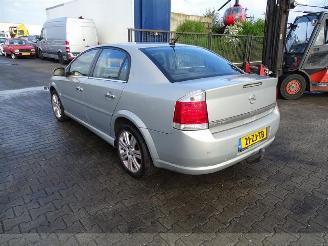 Opel Vectra 2.2 DIG picture 2