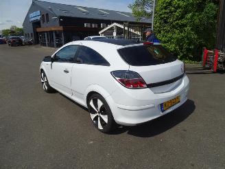 Opel Astra GTC 1.4 16v picture 2