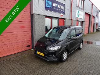 Salvage car Ford Transit Courier 1.5 TDCI Ambiente AIRCO RIJDBARE SCHADE 2019/4