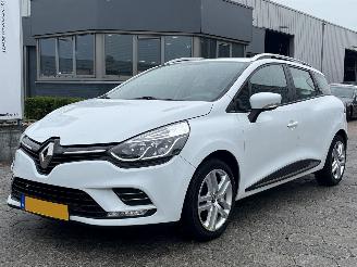 Salvage car Renault Clio Estate 0.9 TCe Zen 2018/7