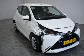 demontáž osobní automobily Toyota Aygo 1.0 VVT-i x-play 2014/12
