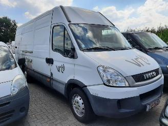 voitures voitures particulières Iveco Daily 3.0 16V 2010/1