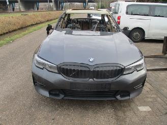 Auto incidentate BMW 3-serie 330 E 2022/1