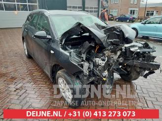 Damaged car Kia Cee d Ceed Sportswagon (CDF), Combi, 2018 1.4i 16V 2019