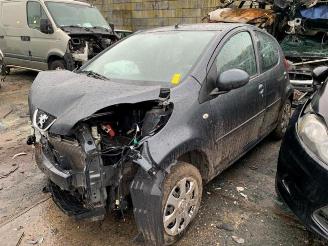 Damaged car Peugeot 107 107, Hatchback, 2005 / 2014 1.0 12V 2011/4