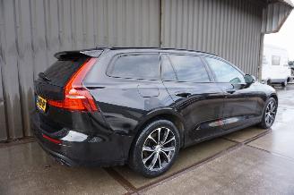 Volvo V-60 2.0 B3 120kW Automaat Led Momentum picture 5