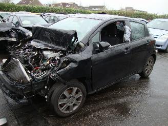 damaged passenger cars Toyota Yaris  2014/1