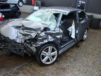 damaged passenger cars Volkswagen Polo  2014/1