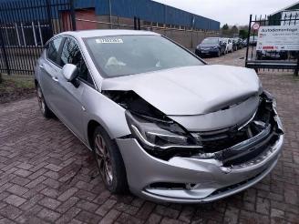 uszkodzony samochody osobowe Opel Astra Astra K, Hatchback 5-drs, 2015 / 2022 1.0 Turbo 12V 2016/10