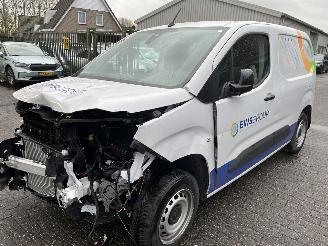 uszkodzony samochody ciężarowe Peugeot Partner 1.5 HDI Premium 100 S&S  ( 449 Km ) 2023/10