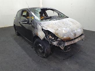 Damaged car Peugeot 208 1.0 VTI Access 2014/1