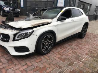 Salvage car Mercedes GLA  2017