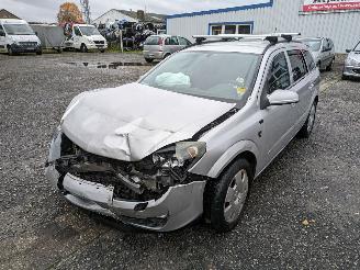 Damaged car Opel Astra 1.6  Caravan 2006/5