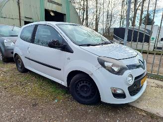 Damaged car Renault Twingo 1.5 dCi Collection 2013/10
