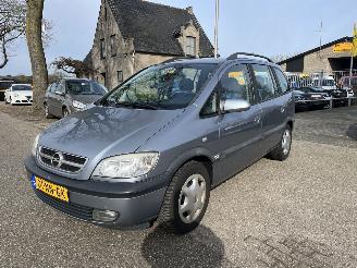 Coche accidentado Opel Zafira -A 1.6i-16V Comfort, 7 PERSOONS, AIRCO 2003/12