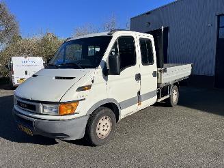 damaged commercial vehicles Iveco Daily 35S10SV DUBBELE CABINE OPEN LAADBAK 2004/1