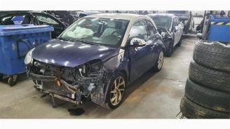Voiture accidenté Opel Adam Adam, Hatchback 3-drs, 2012 / 2019 1.4 16V 2013/2