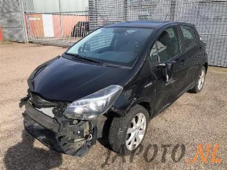 Voiture accidenté Toyota Yaris Yaris III (P13), Hatchback, 2010 / 2020 1.5 16V Hybrid 2015/6