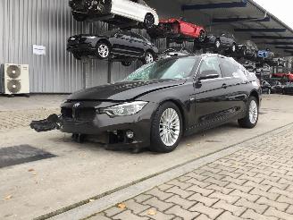 krockskadad bil auto BMW 3-serie 320i 2017/11