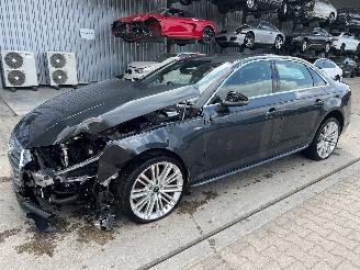 Voiture accidenté Audi A4 35 TFSI Mild Hybrid 2019/1