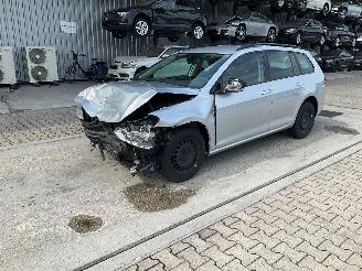 Voiture accidenté Volkswagen Golf VII Variant 1.2 TSI 2014/2