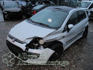 uszkodzony samochody osobowe Fiat Punto Punto Evo (199) Hatchback 1.3 JTD Multijet 85 16V (199.B.4000(Euro 5))=
 [62kW]  (10-2009/02-2012) 2011/9