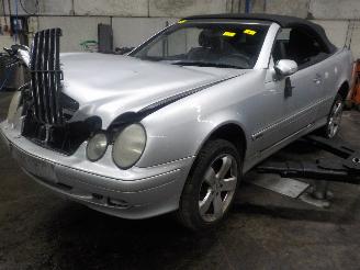 rozbiórka samochody osobowe Mercedes CLK CLK (R208) Cabrio 2.0 200K Evo 16V (M111.956) [120kW]  (06-2000/03-200=
2) 2001/8