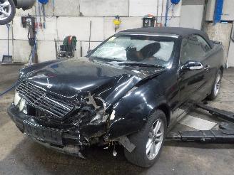 Damaged car Mercedes CLK CLK (R208) Cabrio 2.0 200 16V (M111.945) [100kW]  (03-1998/03-2002) 2000