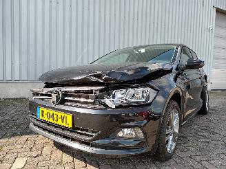 uszkodzony kampingi Volkswagen Polo Polo VI (AW1) Hatchback 5-drs 1.0 TSI 12V (DLAC) [70kW]  (06-2017/...)= 2021/3