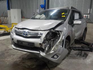 Damaged car Toyota Auris Auris (E15) Hatchback 1.8 16V HSD Full Hybrid (2ZRFXE) [100kW]  (09-20=
10/09-2012) 2011/10