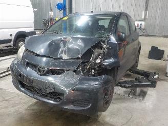 Damaged car Toyota Aygo Aygo (B10) Hatchback 1.0 12V VVT-i (1KR-FE) [50kW]  (07-2005/05-2014) 2009/1
