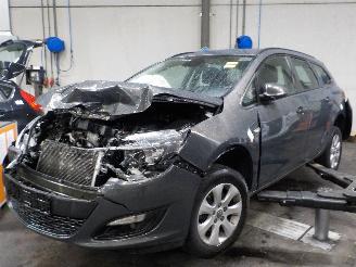 Coche accidentado Opel Astra Astra J Sports Tourer (PD8/PE8/PF8) Combi 1.6 CDTI 16V (B16DTL(Euro 6)=
) [81kW]  (02-2014/10-2015) 2015