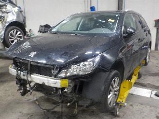 uszkodzony samochody osobowe Peugeot 308 308 SW (L4/L9/LC/LJ/LR) Combi 5-drs 1.6 BlueHDi 120 (DV6FC(BHZ)) [88kW=
]  (03-2014/12-2021) 2015/3
