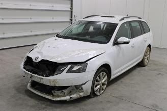 uszkodzony samochody osobowe Skoda Octavia  2021/3
