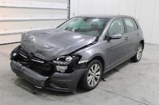 Damaged car Volkswagen Golf  2019/8