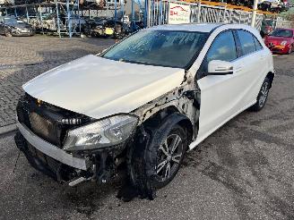 dañado vehículos comerciales Mercedes A-klasse  2017/1