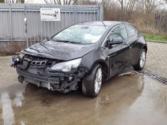 Salvage car Opel Astra  2014