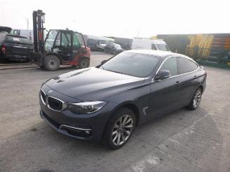 Salvage car BMW 3-serie 318D 2019/9