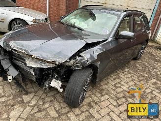 Auto incidentate BMW 3-serie 330i Touring 2020/1