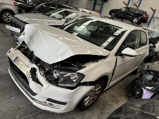 Coche accidentado Volkswagen Golf  2014/6