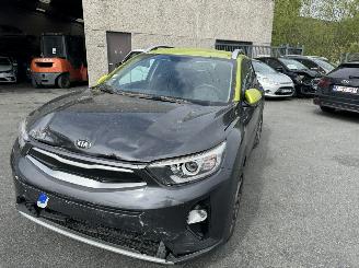 Salvage car Kia Stonic  2019/6