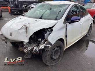 uszkodzony samochody ciężarowe Peugeot 208 208 I (CA/CC/CK/CL), Hatchback, 2012 / 2019 1.2 Vti 12V PureTech 2017
