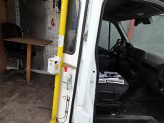 Renault Master T35 2.3 dCi L2H2 airco omvormer standkachel picture 36